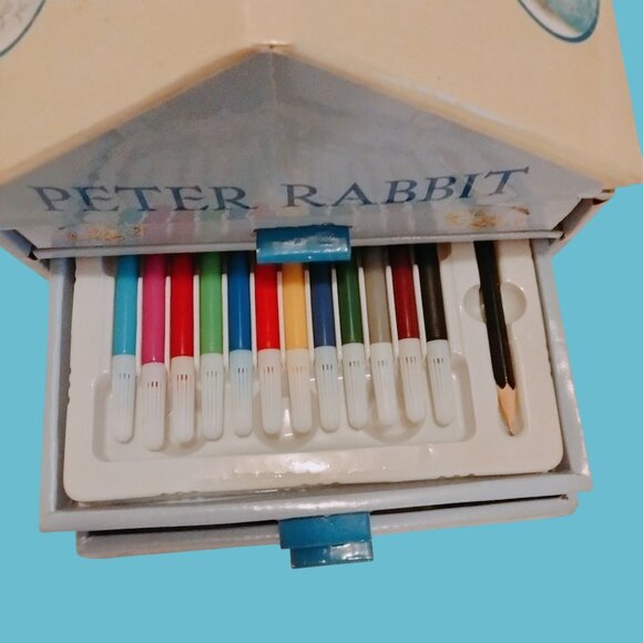 Frederick Warne Peter Rabbit Art Set Crayons Color Pencils Markers House Box - Picture 6 of 14